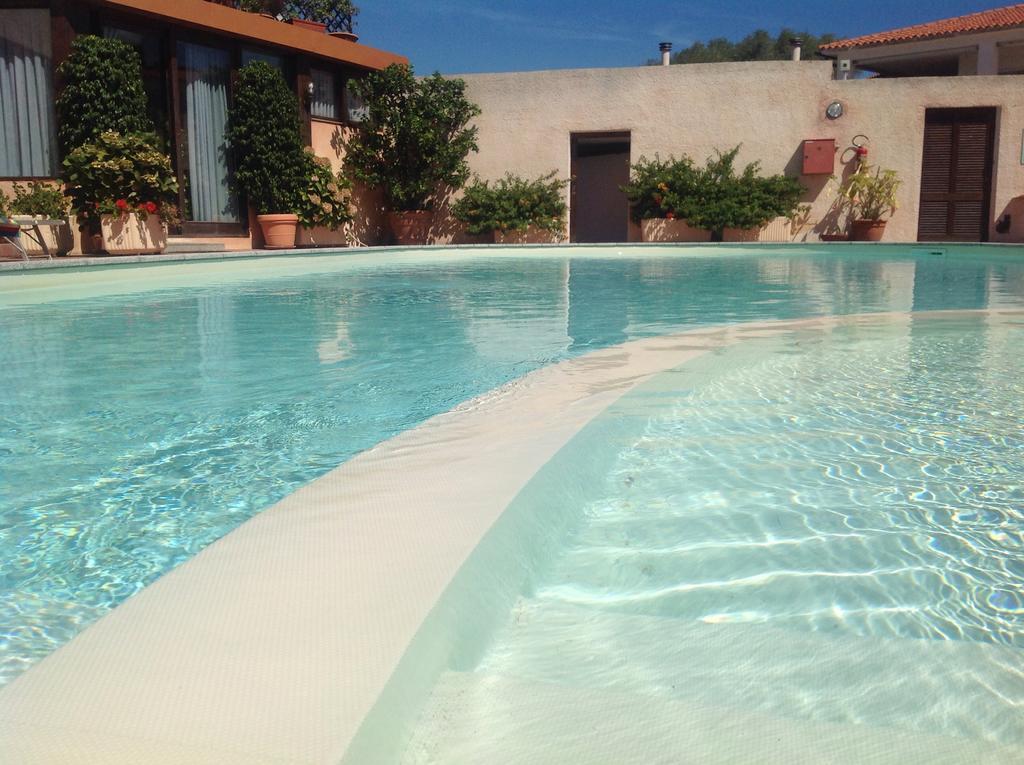 Hotel Villa Gemella บายาซาร์ดิเนีย ภายนอก รูปภาพ